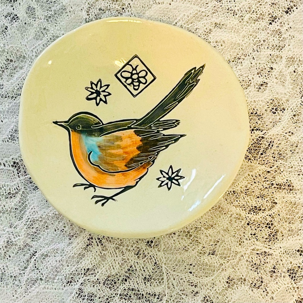 Trinket dish with Beautiful Bird
Pre Loved Great condition!